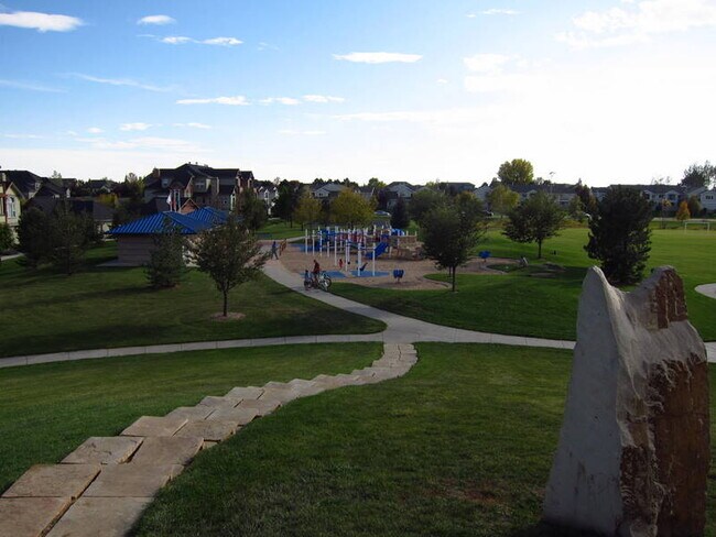Foto del edificio - 5220 Boardwalk Dr