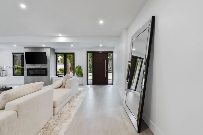 Foto del edificio - 3051 NE 41st St