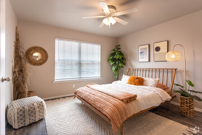 2BR, 2BA - 933 SF - Apex Villas