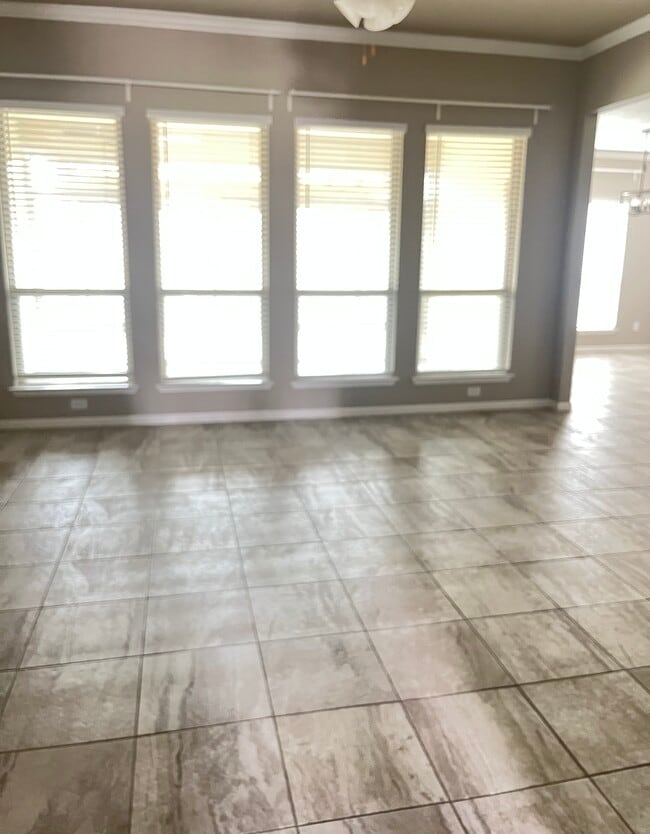 Building Photo - 7303 Abalone Way