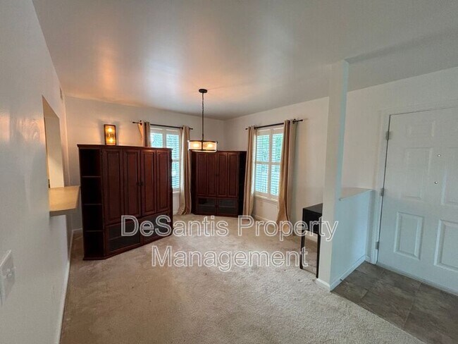 Foto del edificio - 136 Pleasant Ridge Rd