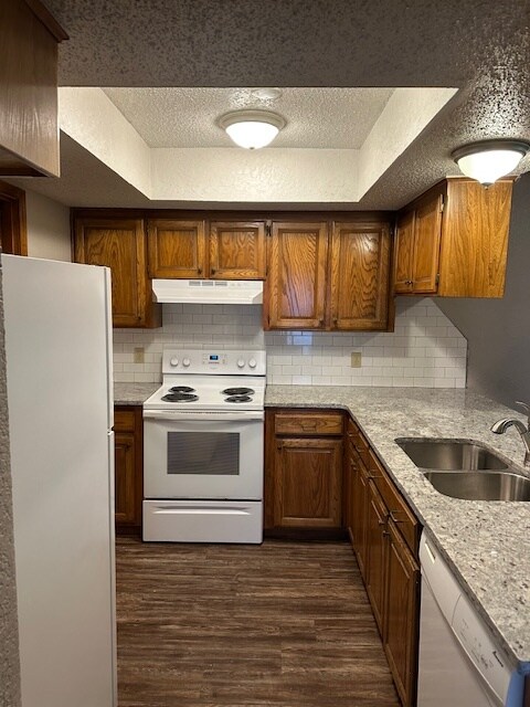 Foto del edificio - 13733 Fairhill Ave