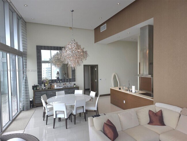 Foto del edificio - 495 Brickell Ave