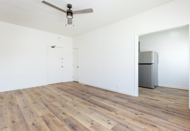 Building Photo - 516 S St Andrews Pl Los Angeles, CA 90020