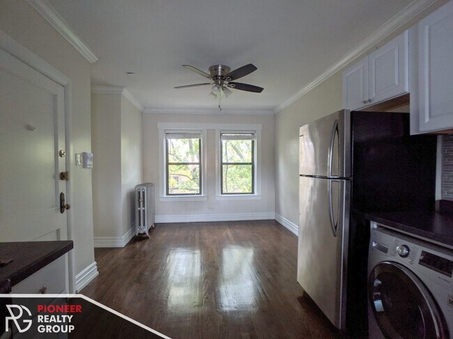 Foto del edificio - 1048 W Lill Ave