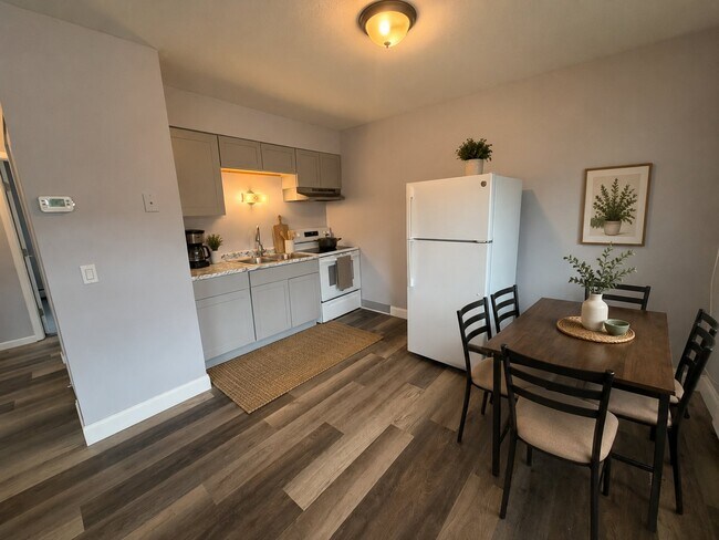 Foto del edificio - 779 Anderson Ave