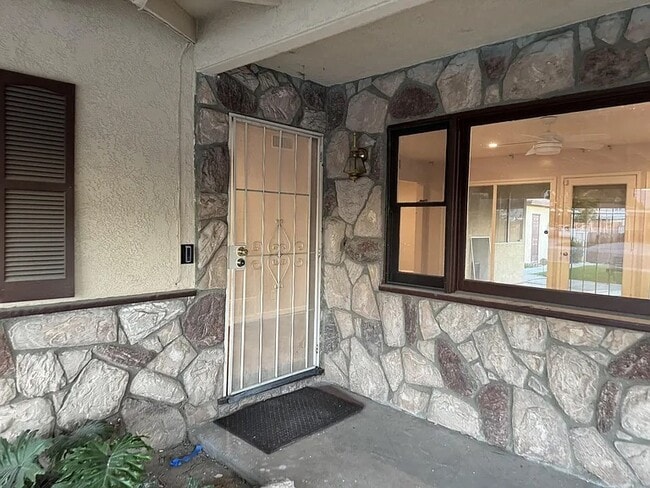 Foto del edificio - 2718 Lancaster Dr