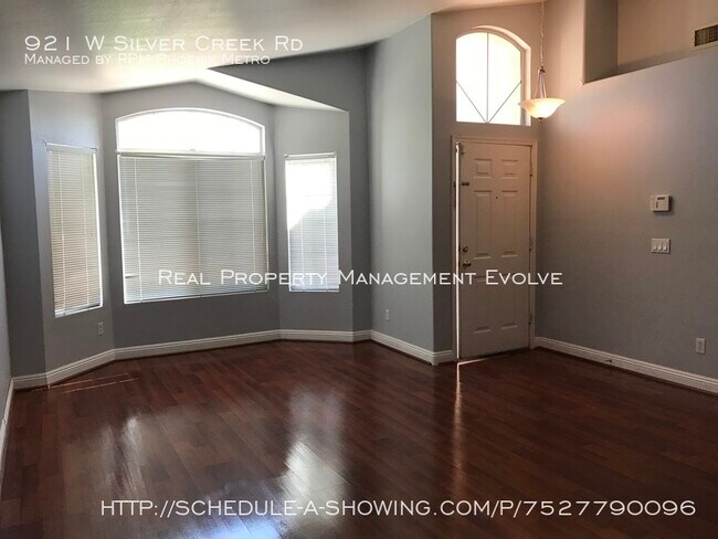 Building Photo - 921 W Silver Creek Rd