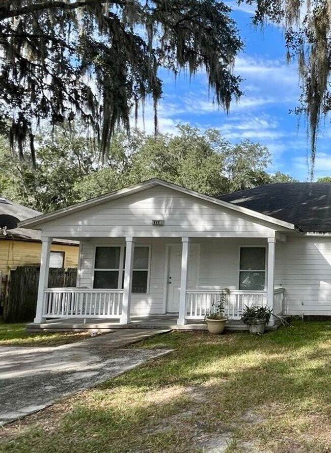 Building Photo - 638-640 Pineville Ln