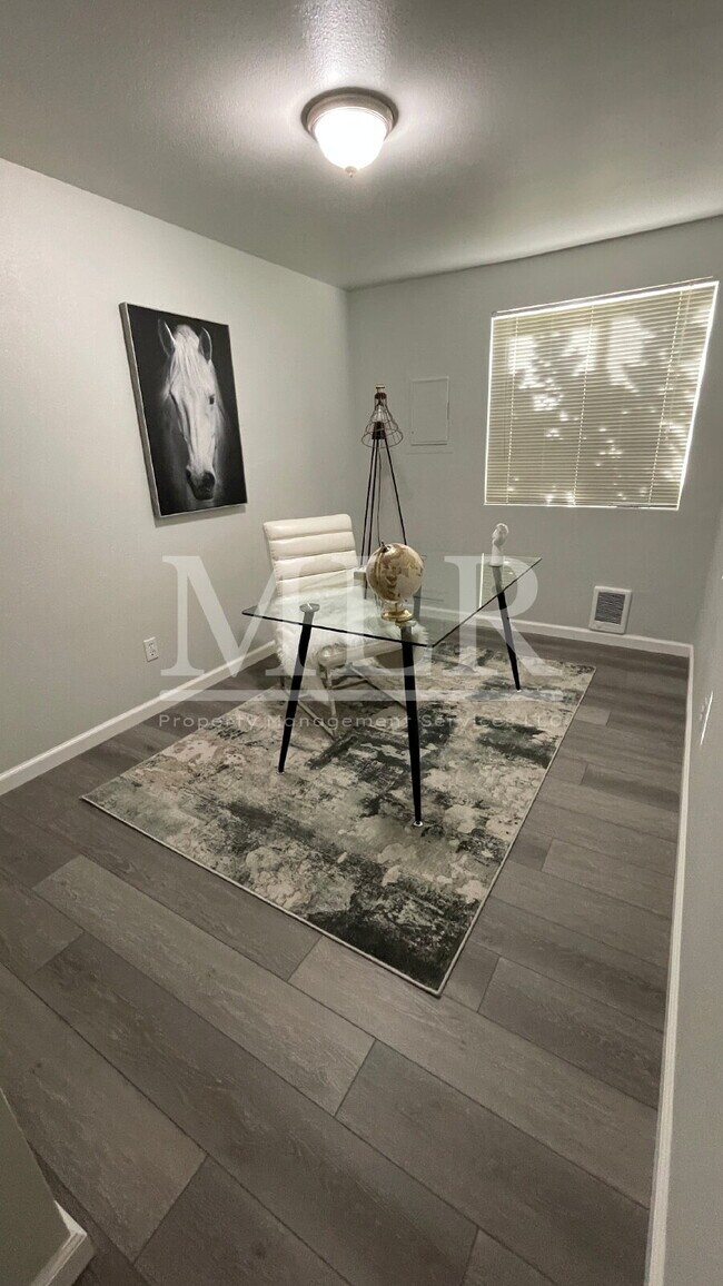 Foto del edificio - 1700 Lake Park Dr SW