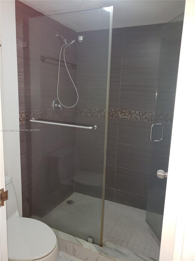 Foto del edificio - 16565 NE 26th Ave