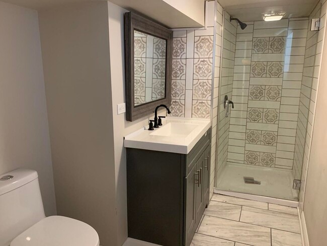 Building Photo - 2418 N Washtenaw Ave