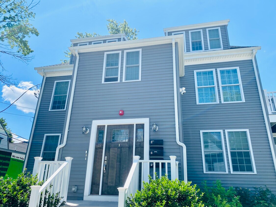 35 Franklin St, Medford, MA 02155 Townhouse for Rent in Medford, MA