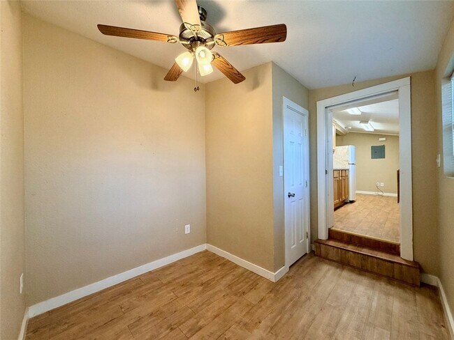 Building Photo - 1002 Gregg St