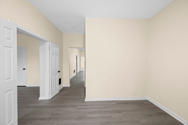 Building Photo - 4935 Hummelsheim Ave