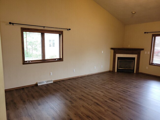 Foto del edificio - 13 Century Ct