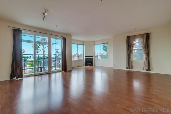 Foto del edificio - 2445 Brant St