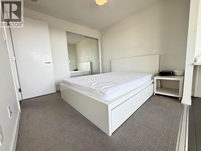 Photo du bâtiment - 5665 Boundary Rd