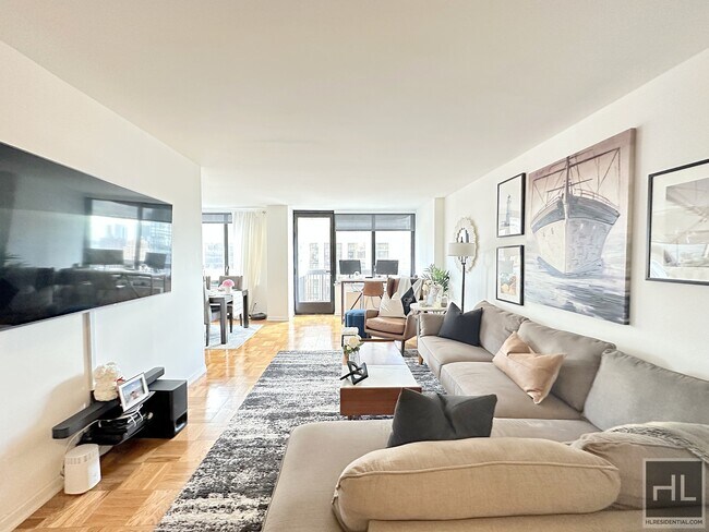 Building Photo - 1150 sqft  2 bed 2 bath on the 33rd floor ...