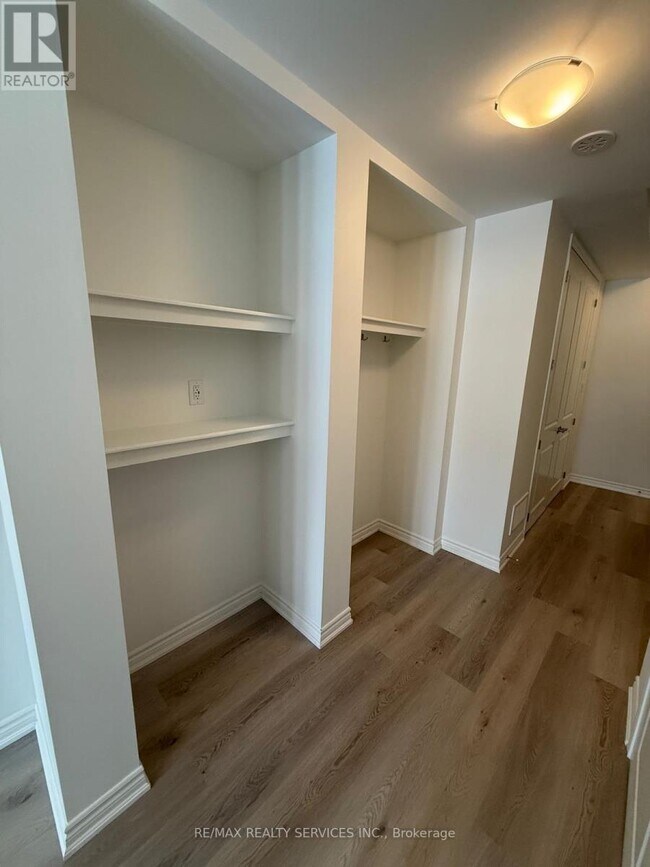 Photo du bâtiment - 75 Vinewood Cres