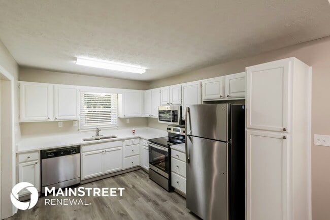 Building Photo - 15 Cedar Creek Dr