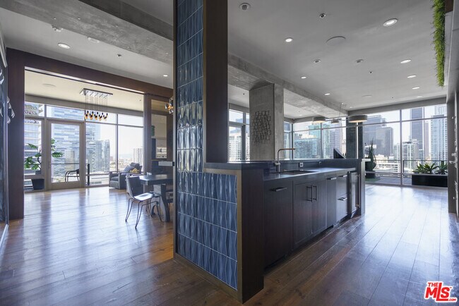Foto del edificio - 1100 S Hope St