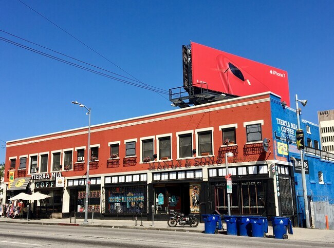 ¡Cafetería y mucho más justo abajo! - 1204 N Alvarado St