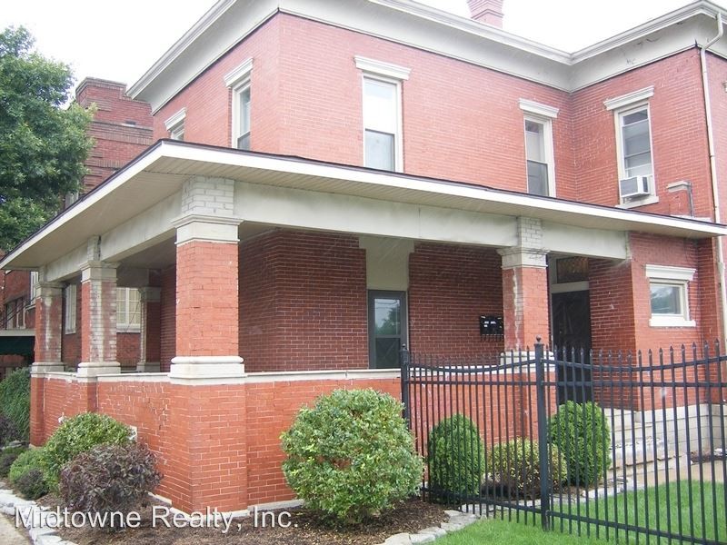 Primary Photo - 439 E Wayne St