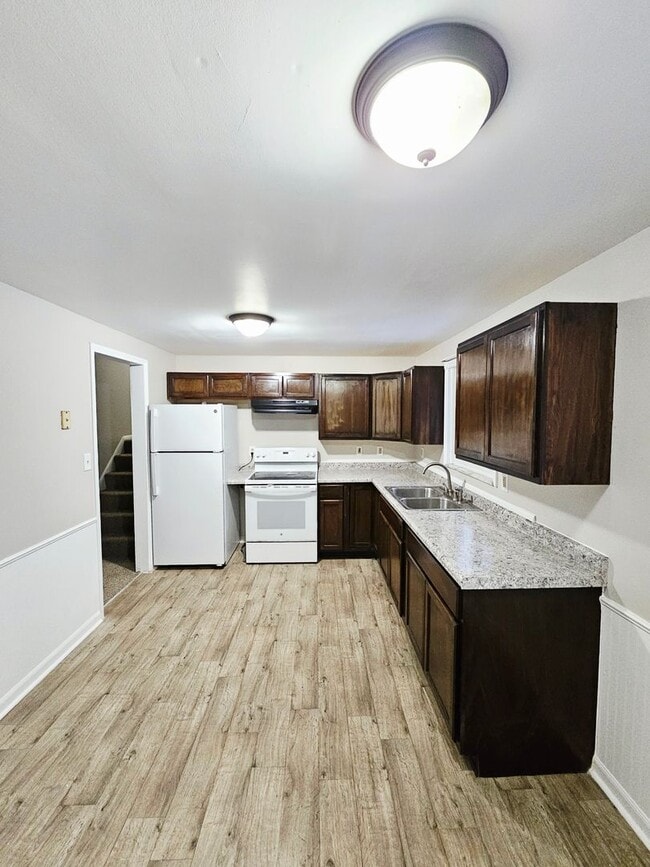 Building Photo - Move-in Ready 3bd 1 ba!