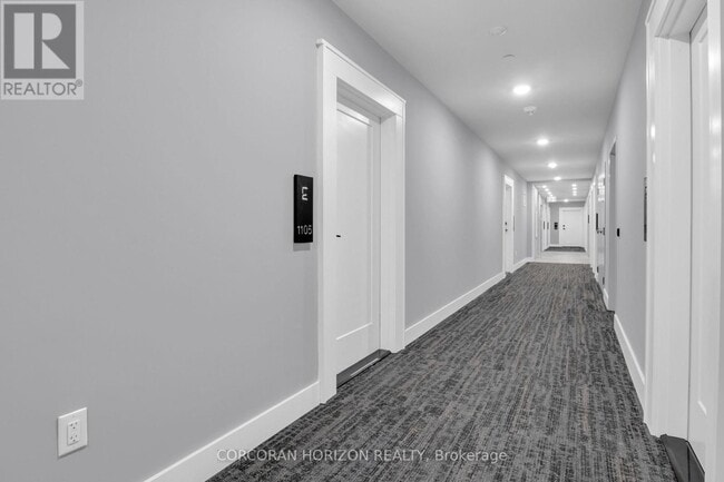 Building Photo - 71 Wyndham St S