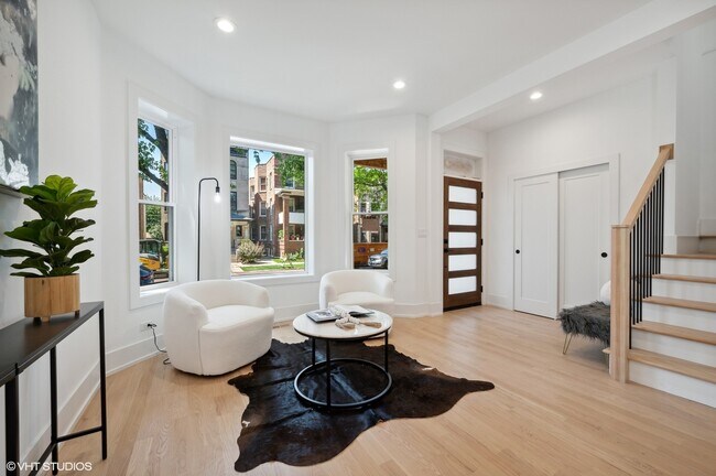 Foto del edificio - 2719 N Troy St