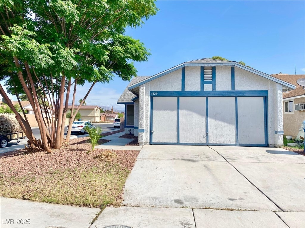 Foto principal - 4420 Faberge Ave