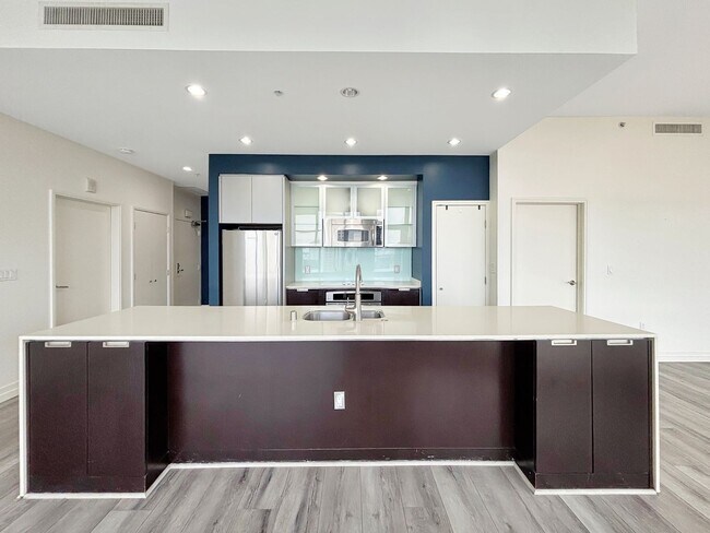 Foto del edificio - Elegant & Modern 2BD/2BA Condo in Downtown...