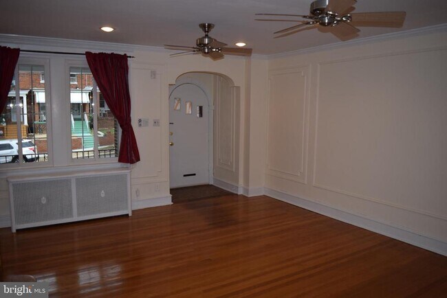 Foto del edificio - 104 Longfellow St NW