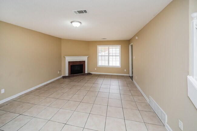 Foto del edificio - 8328 Branchwood Ln