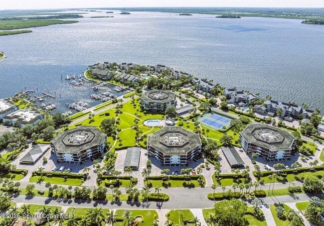 Building Photo - 1821 Mooringline Dr