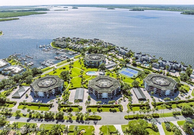 Building Photo - 1821 Mooringline Dr