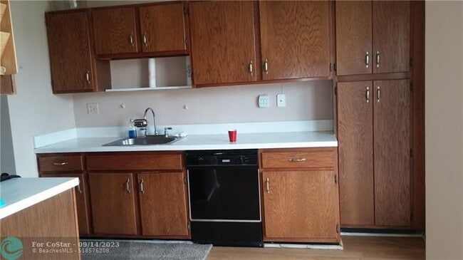 Building Photo - 3500 Blue Lake Dr