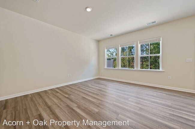 Building Photo - 3 br, 2.5 bath House - 327 Glen Clova Drive