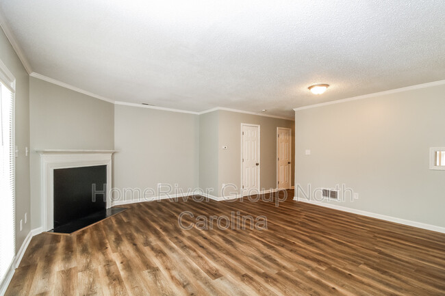 Building Photo - 4627 Lawndale Dr