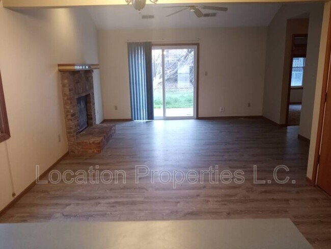 Building Photo - 4030 Overland Dr