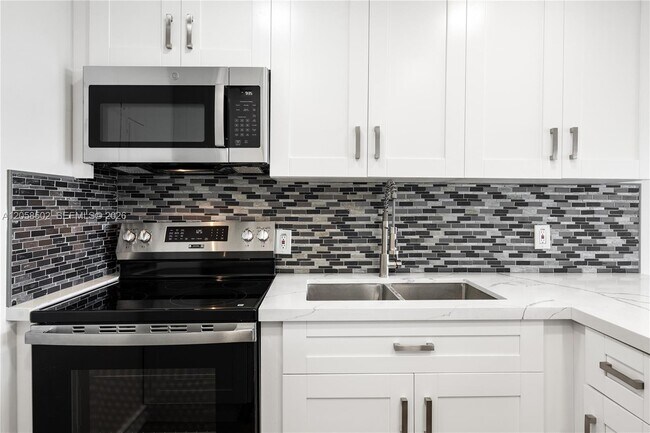 Foto del edificio - 16740 NE 9th Ave