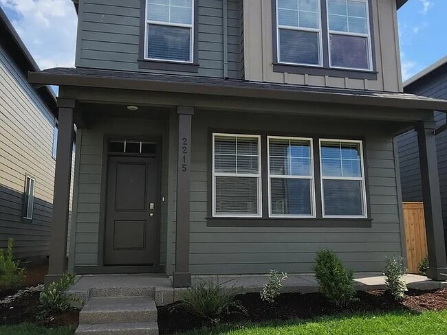 Building Photo - 2215 Livesay Ln