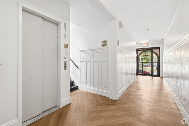 Photo - Commonwealth Apartments
