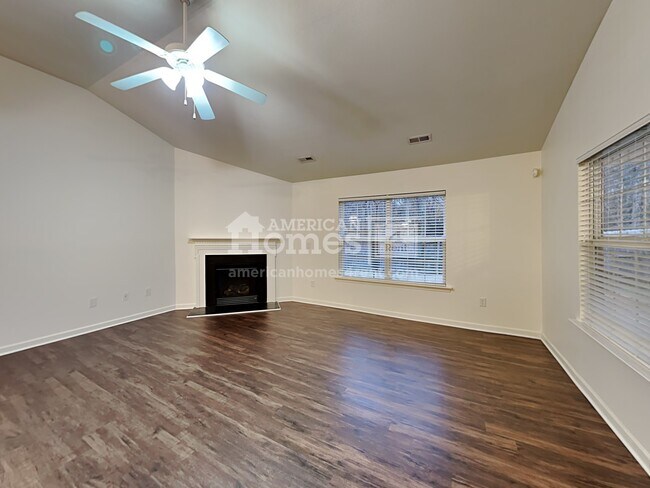 Foto del edificio - 16 Slow Creek Drive
