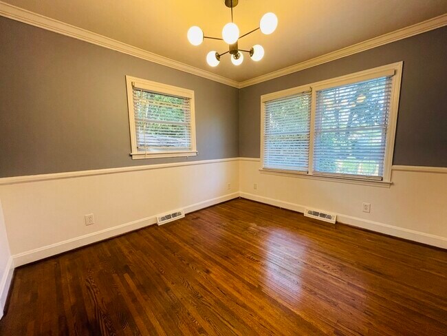 Building Photo - 2035 Archdale Dr