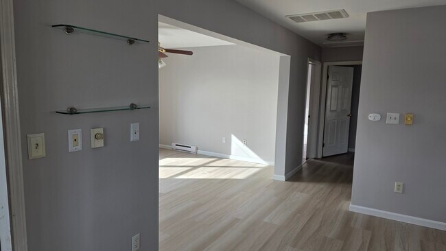 Building Photo - 500 Main St