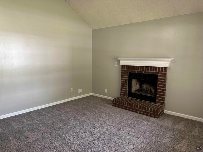 Foto del edificio - 217 Ridge Bend Dr