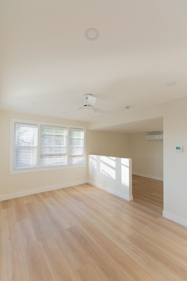 Foto del edificio - 8406 Hillcrest Ave
