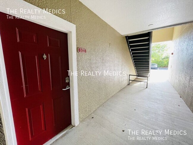 Foto del edificio - Exclusive Opportunity & Modern Elegance in...